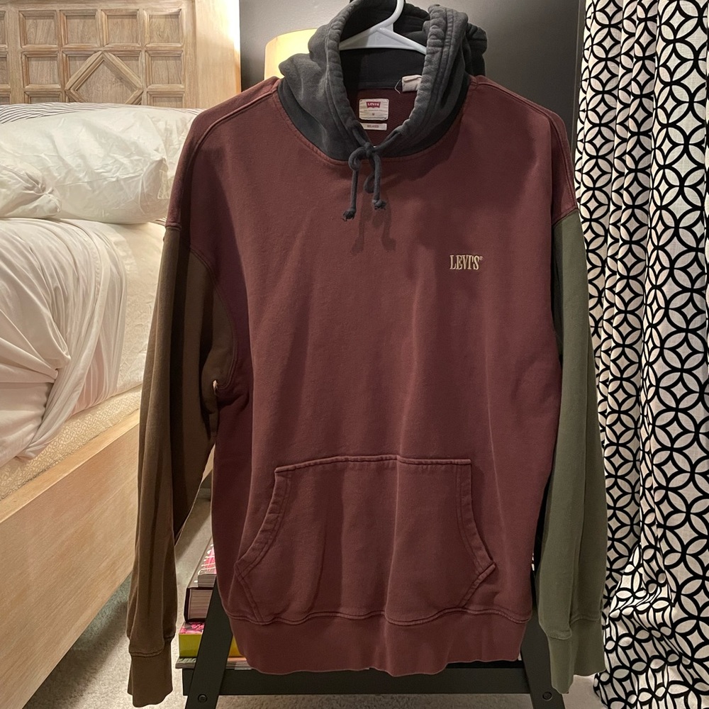 Mens medium Levi’s hoodie